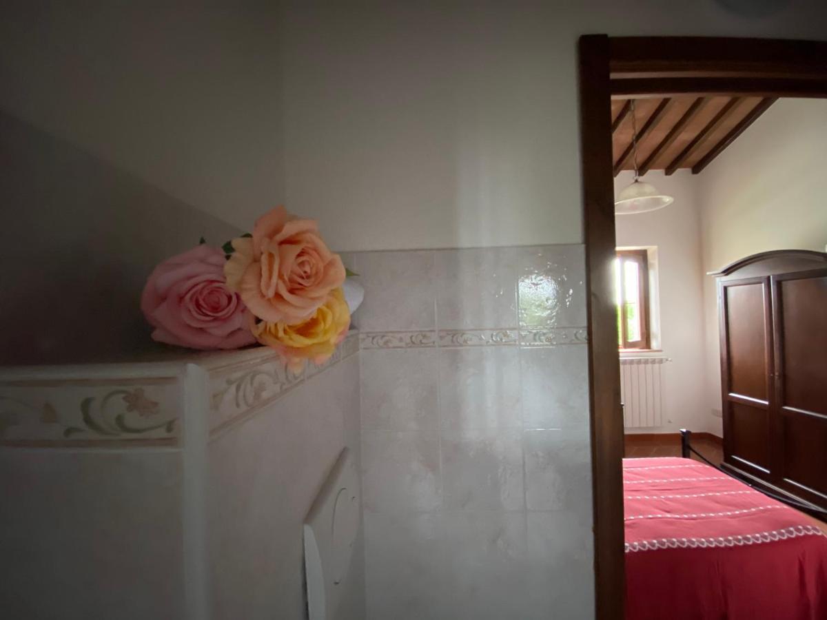Masso Alle Rose Di Santarsiero Serena Montaione Buitenkant foto